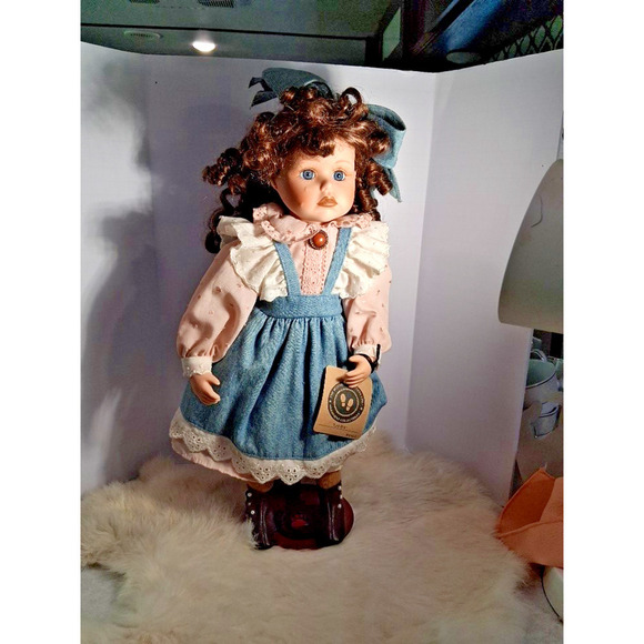 1985 A Boots Tyner Design Boyds Bears Laura First Day Of School 16ins Tall. - Picture 1 of 9